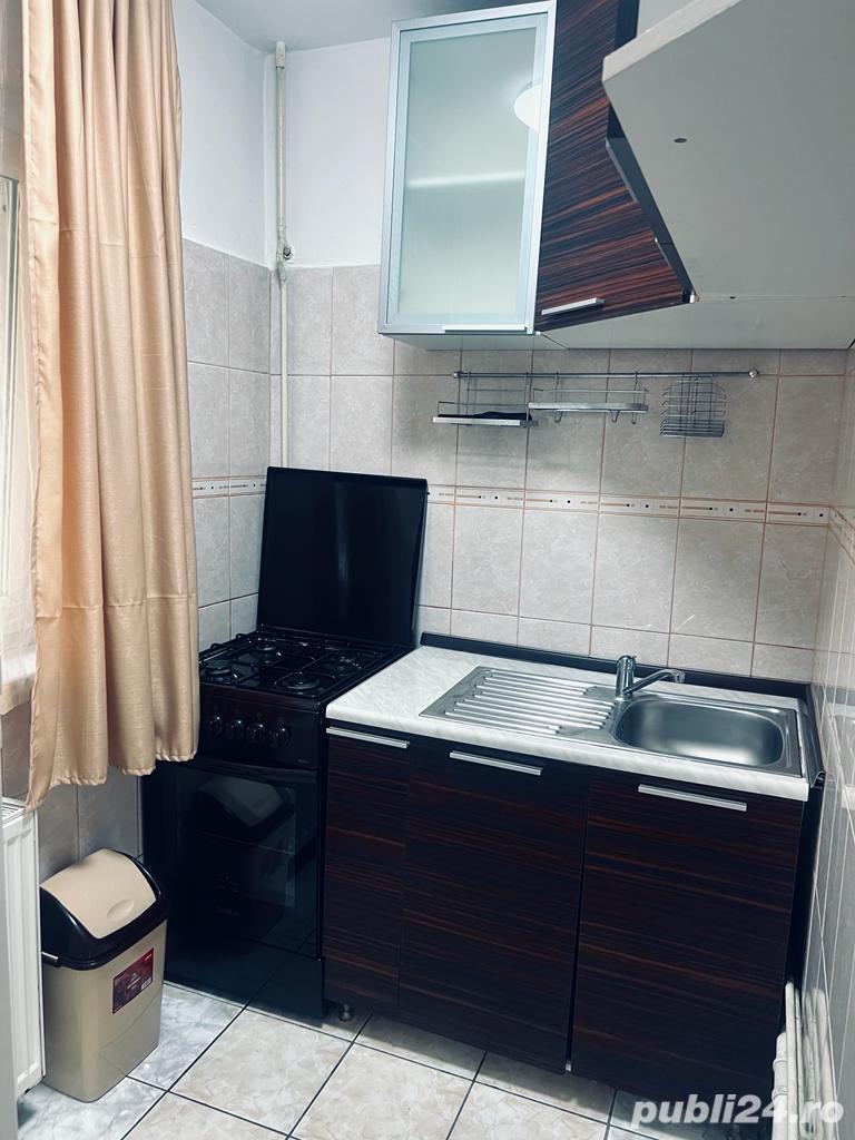 Apartament cu o camera, zona Lunei
